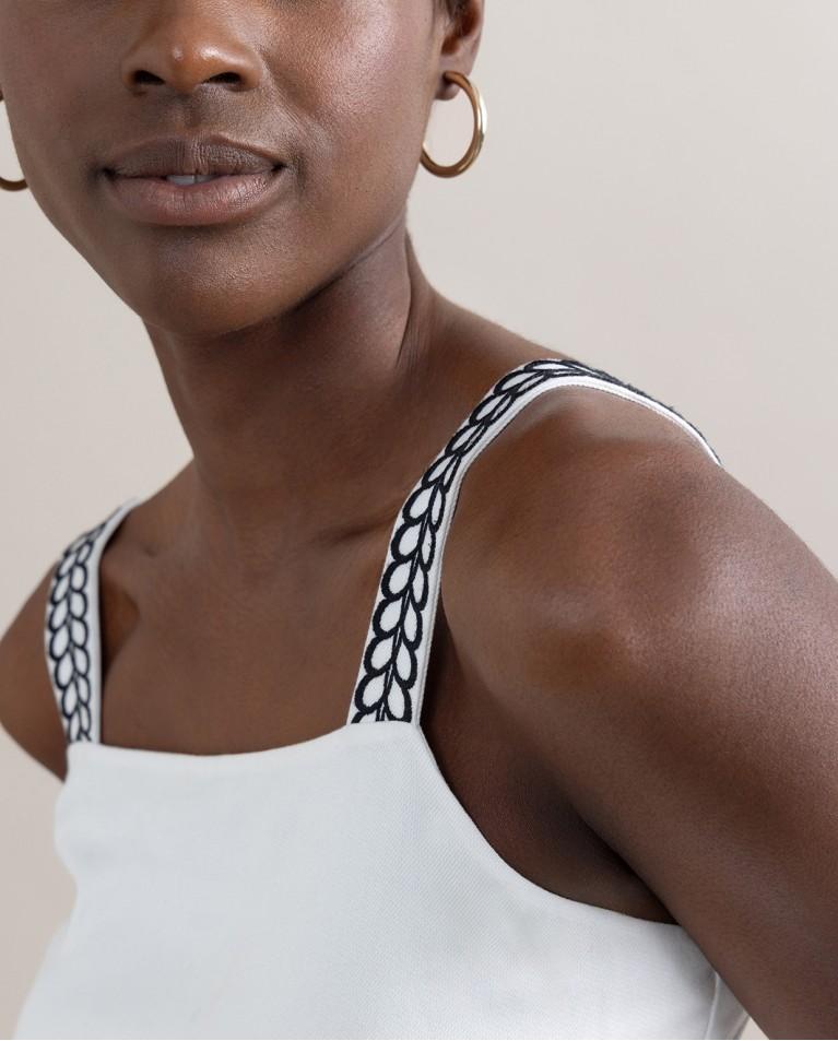 surkana Top crop con tirantes bordados Blanco Ofertas de temporada