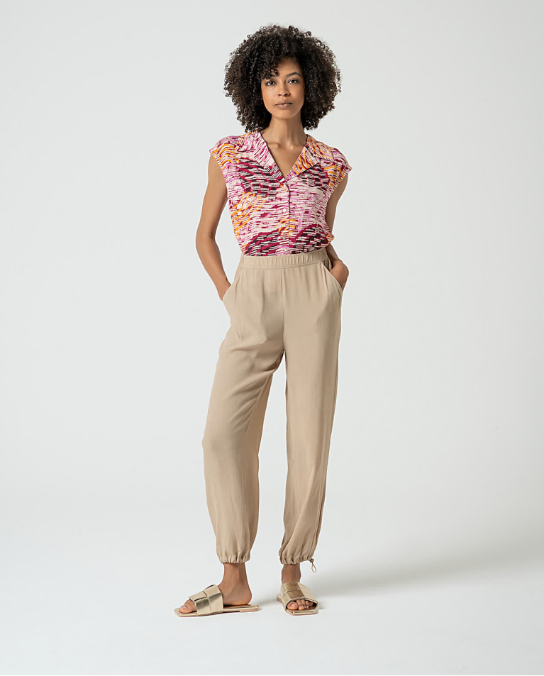 surkana Pantalón jogger en crepe viscosa liso Safari Los más vendidos