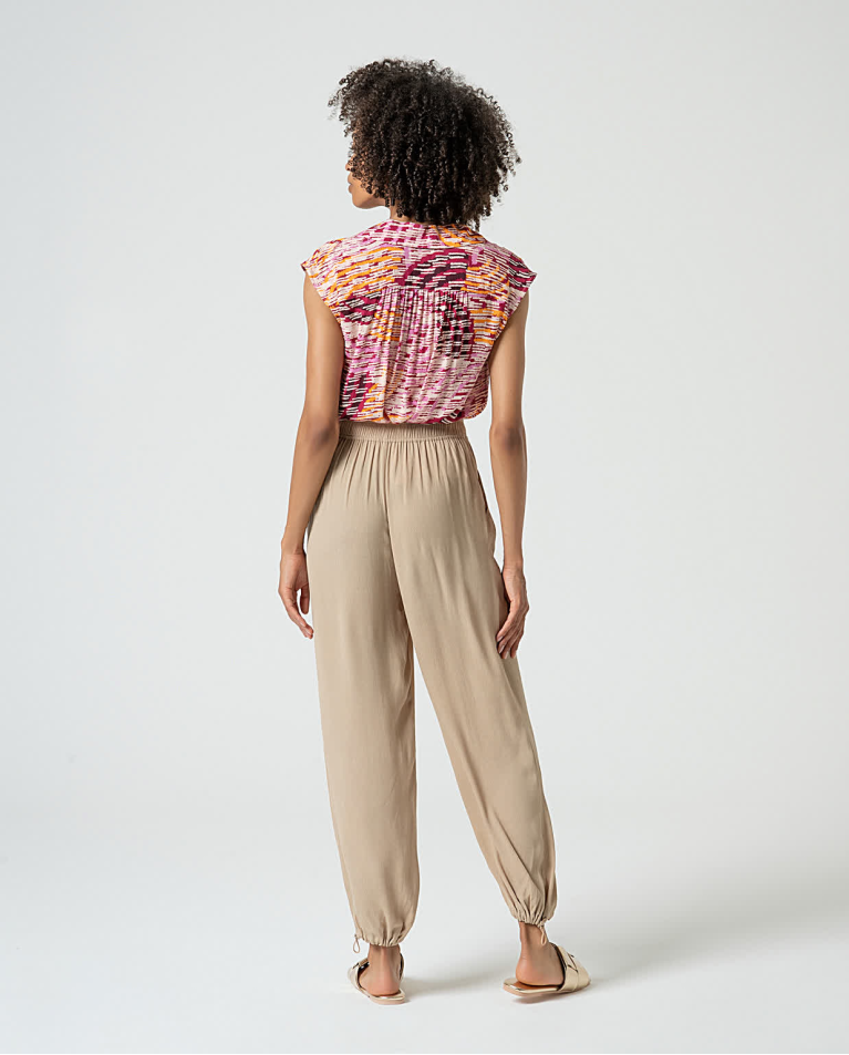 surkana Pantalón jogger en crepe viscosa liso Safari Los más vendidos