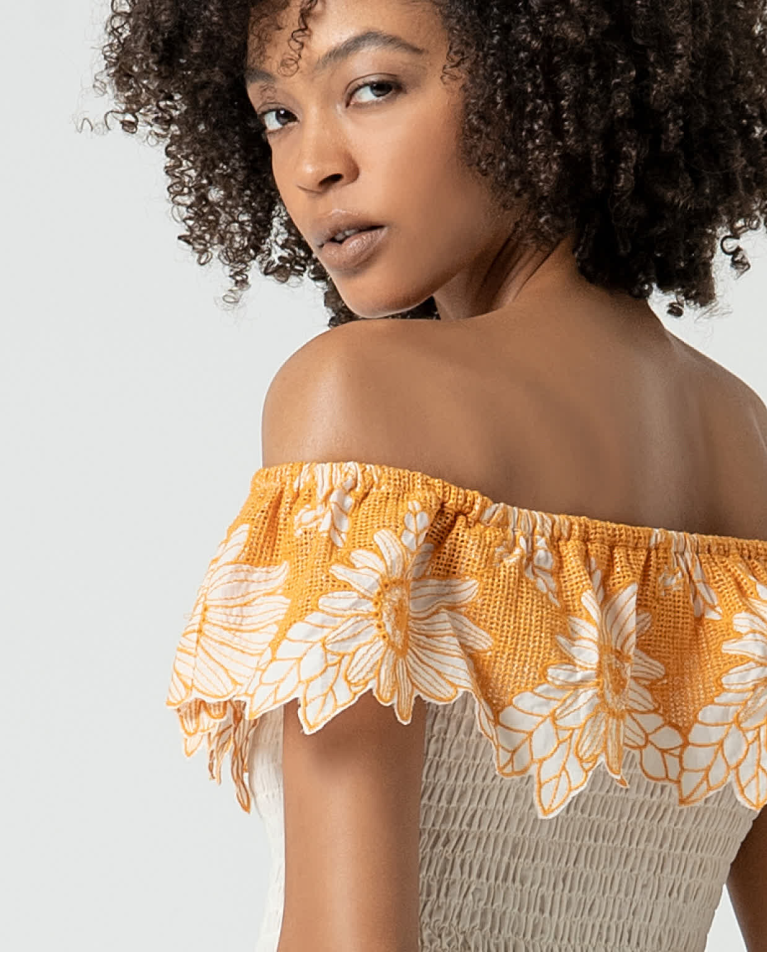 surkana Top crop con escote bardot bordado Beige Descuento