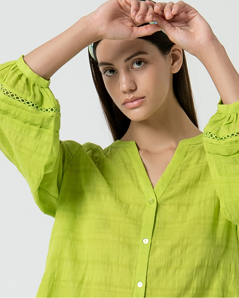surkana Blusa romántica con bordados lisa Verde acido Gran oferta