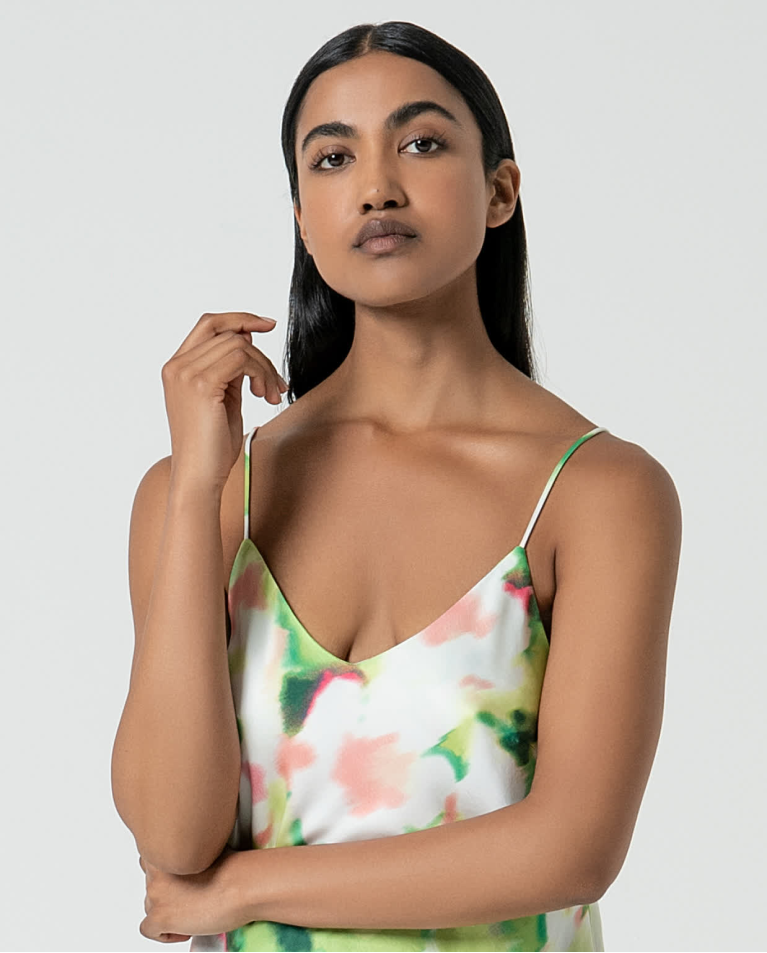surkana Top satinado escote pico estampado Verde Grandes descuentos