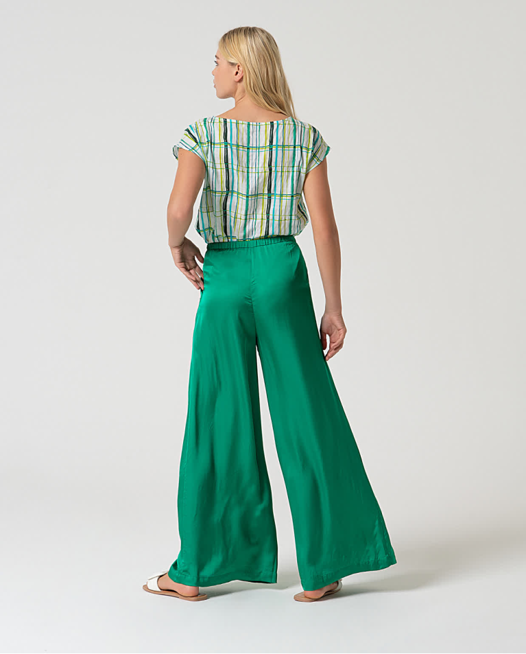 surkana Pantalón wide leg satinado liso Verde Billiar En oferta