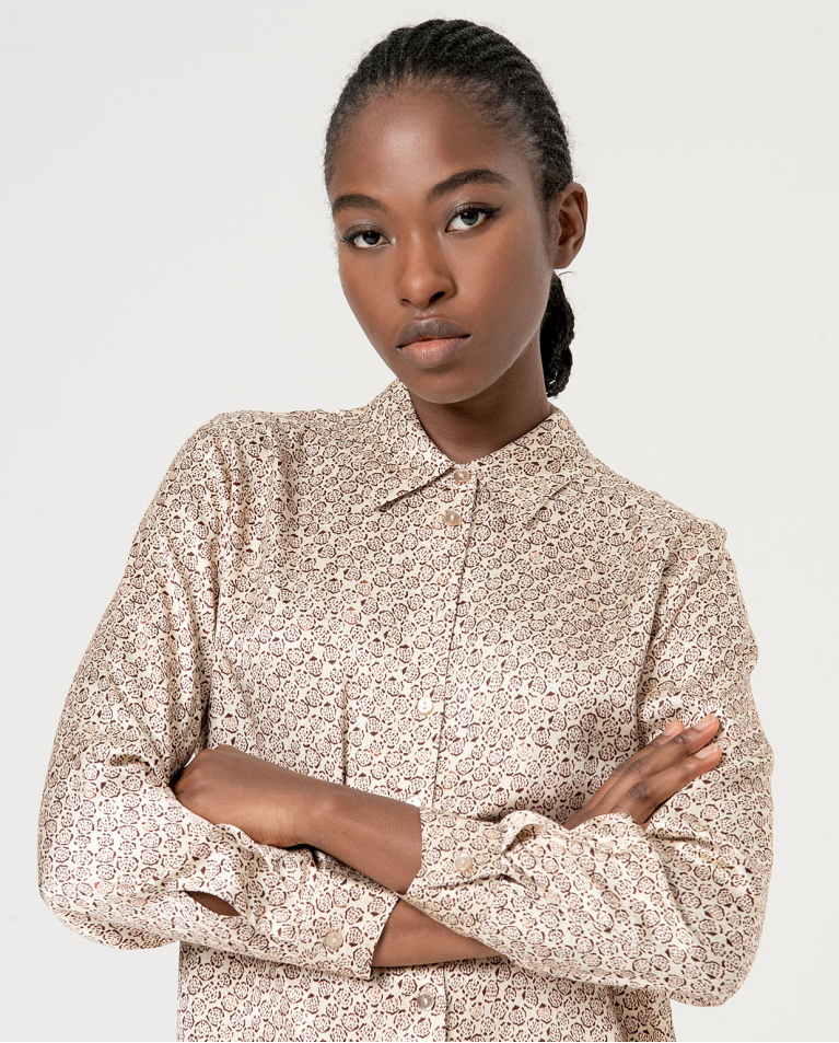 surkana Camisa satinada estampada Crudo Rebajas online