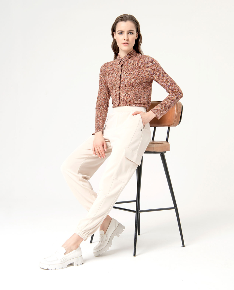 surkana Pantalón cargo elástico liso Crudo Envío gratis