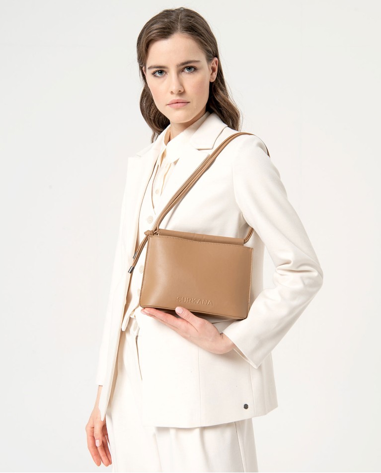 surkana Bandolera de piel vegana Camel Precio de fábrica