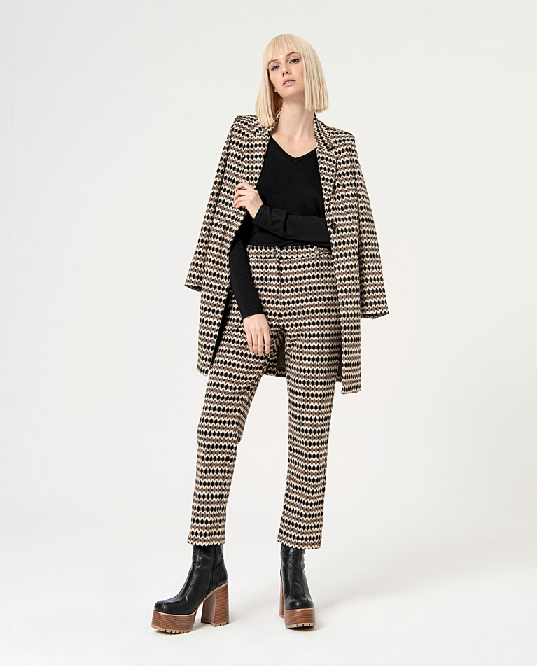 surkana Abrigo jacquard elástico estampado Negro Promoción trimestral