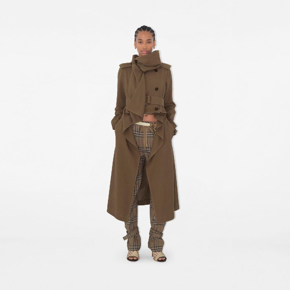 Burberry Trench coat largo en seda estilo bufandaPrecio 2.950 00 € Novedades Limitado a 3 días