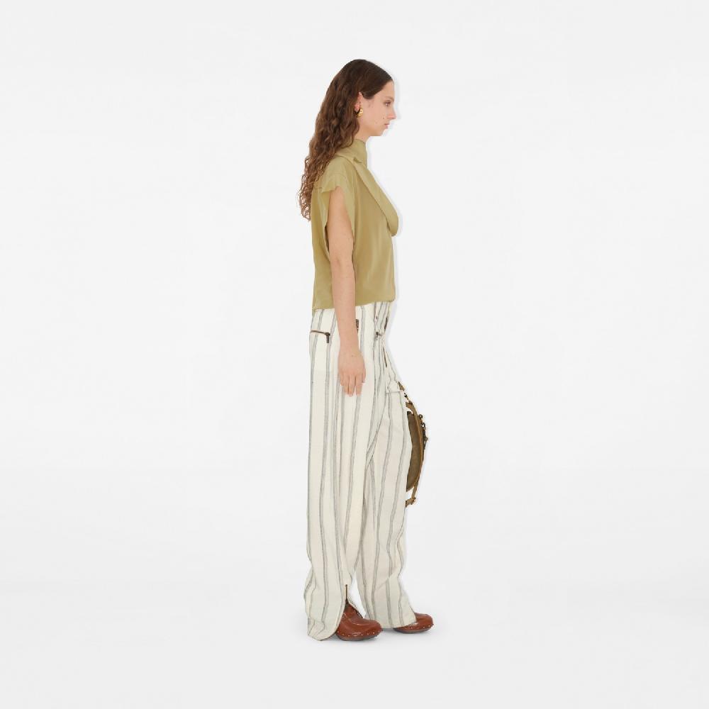 Burberry Blusa en seda con cuello drapeadoPrecio 1.190 00 € Novedades Precios de Black Friday