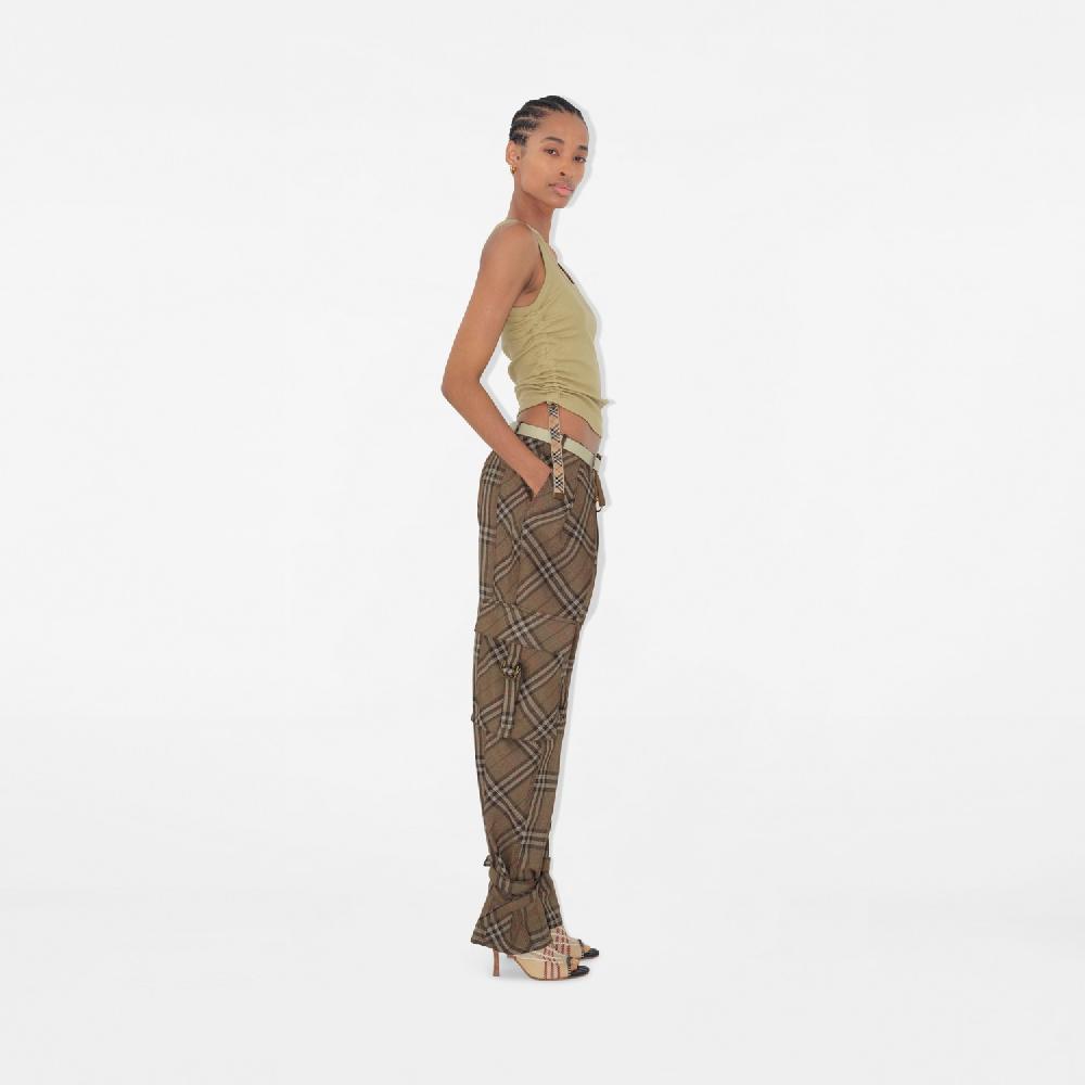 Burberry Pantalones cargo en mezcla de seda CheckPrecio 1.990 00 € Novedades Descuentos del mes