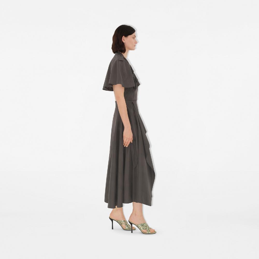 Burberry Vestido estilo trench coat en sedaPrecio 3.490 00 € Novedades Descuento por venta flash