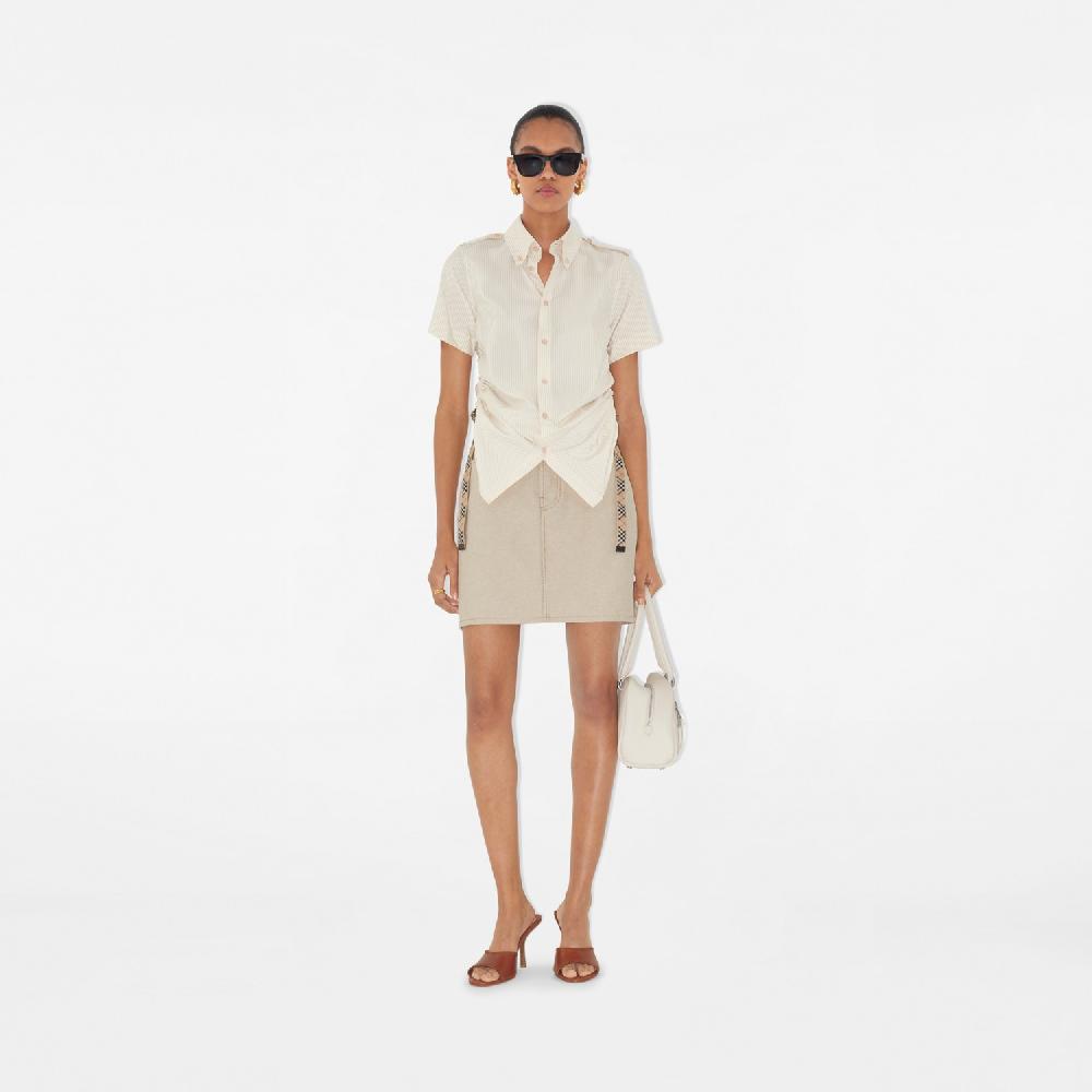 Burberry Camisa en seda a rayasPrecio 890 00 € Novedades En línea