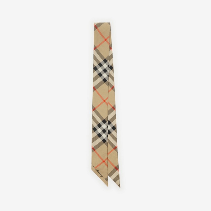 Burberry Pañuelo estrecho en seda con motivos Check contrastantesPrecio 190 00 € Novedades Rebajas baratas