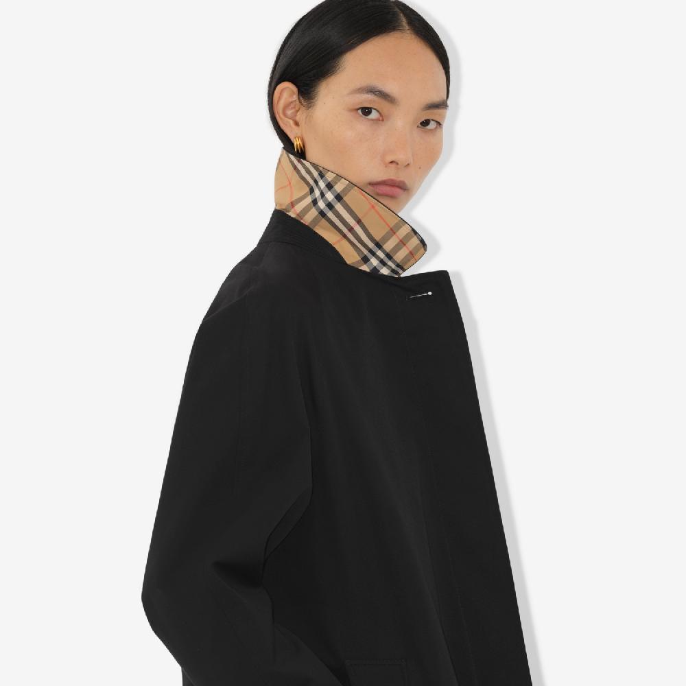 Burberry Abrigo tres cuartos Heritage Camden de longitud mediaPrecio 1.790 00 € Corte estándar COMPRAR AHORA