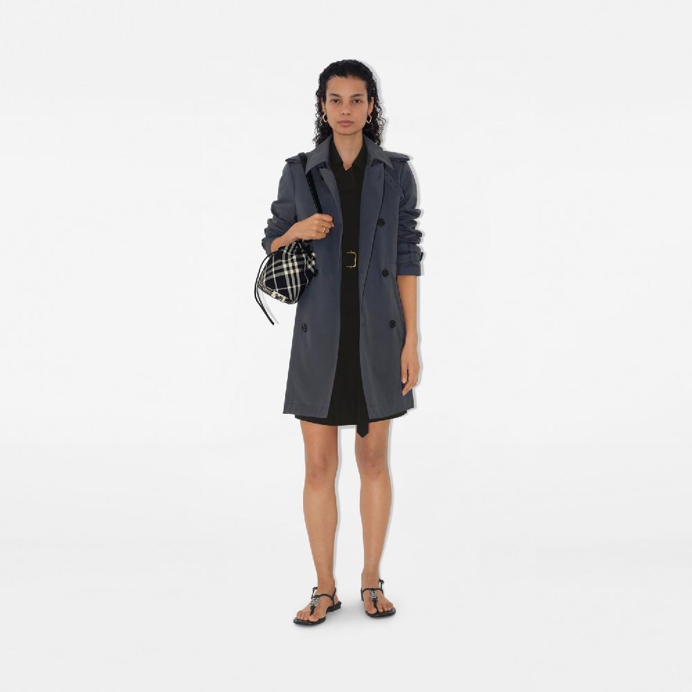 Burberry Trench coat corto en mezcla de algodónPrecio 2.190 00 € Novedades ÚLTIMAS EDICIONES