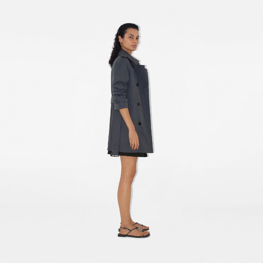 Burberry Trench coat corto en mezcla de algodónPrecio 2.190 00 € Novedades ÚLTIMAS EDICIONES