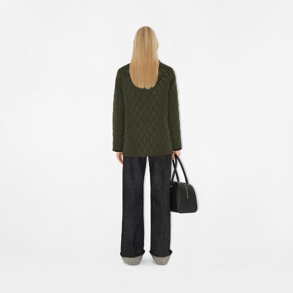 Burberry Chaqueta rústica acolchada en nailonPrecio 1.250 00 € Novedades Tienda de fábrica