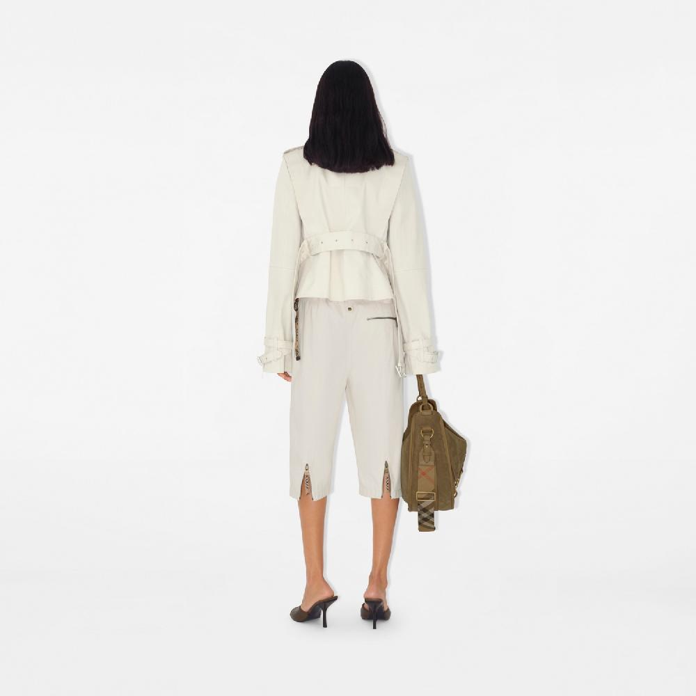 Burberry Chaqueta estilo trench coat en algodón encoladoPrecio 2.390 00 € Novedades Limitado a 3 días