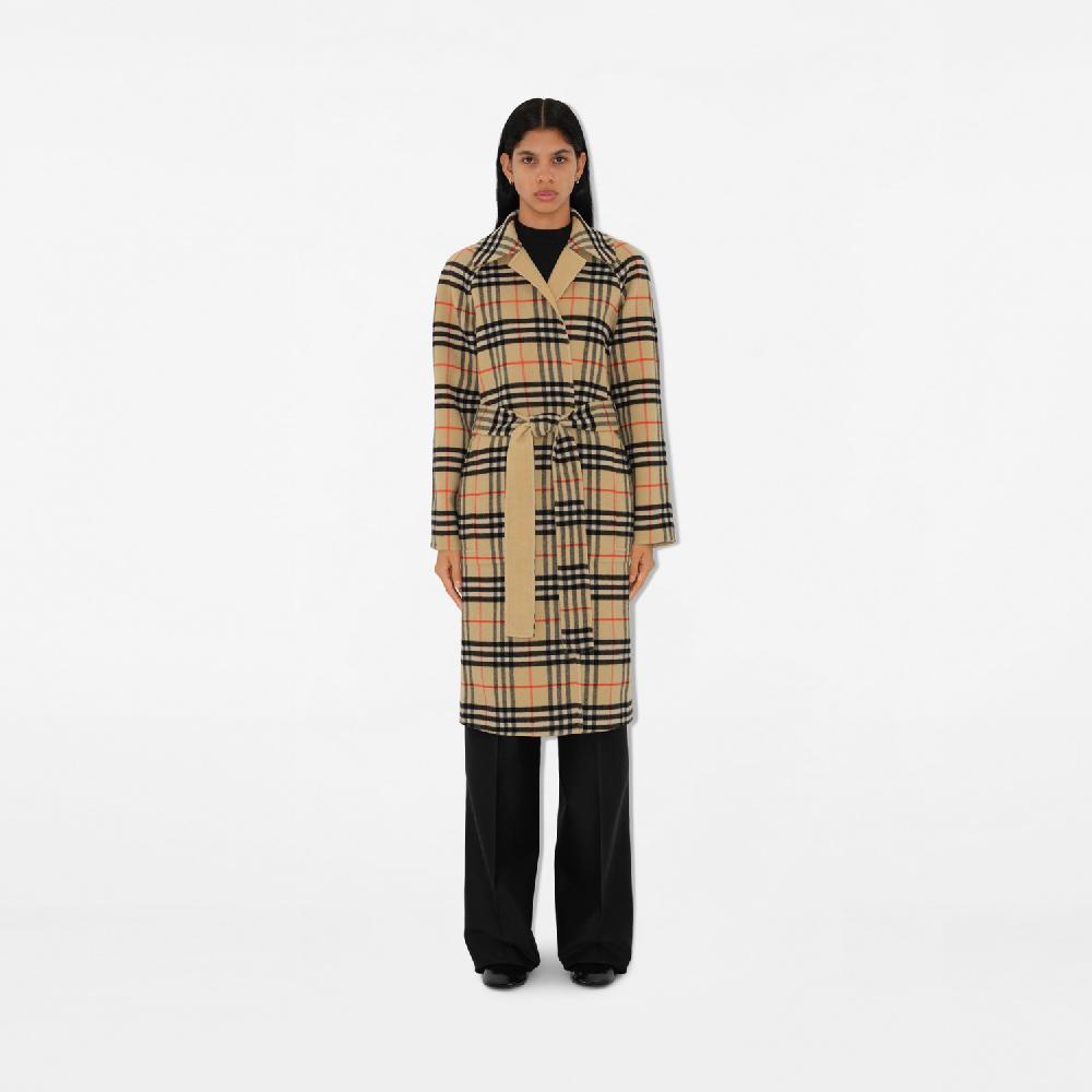 Burberry Abrigo cruzado en lana reversiblePrecio 3.050 00 € Oferta exclusiva