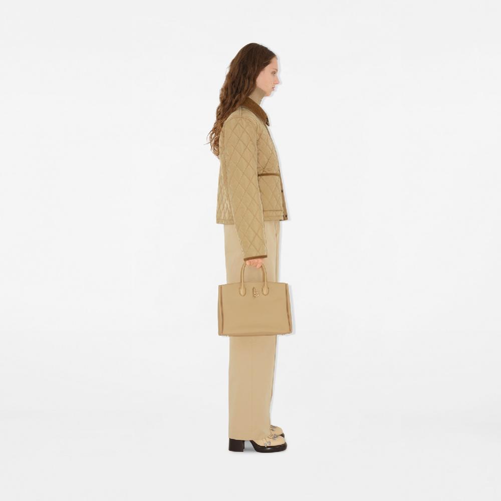 Burberry Chaqueta acolchada corta en nailonPrecio 990 00 € Rebajas de fábrica