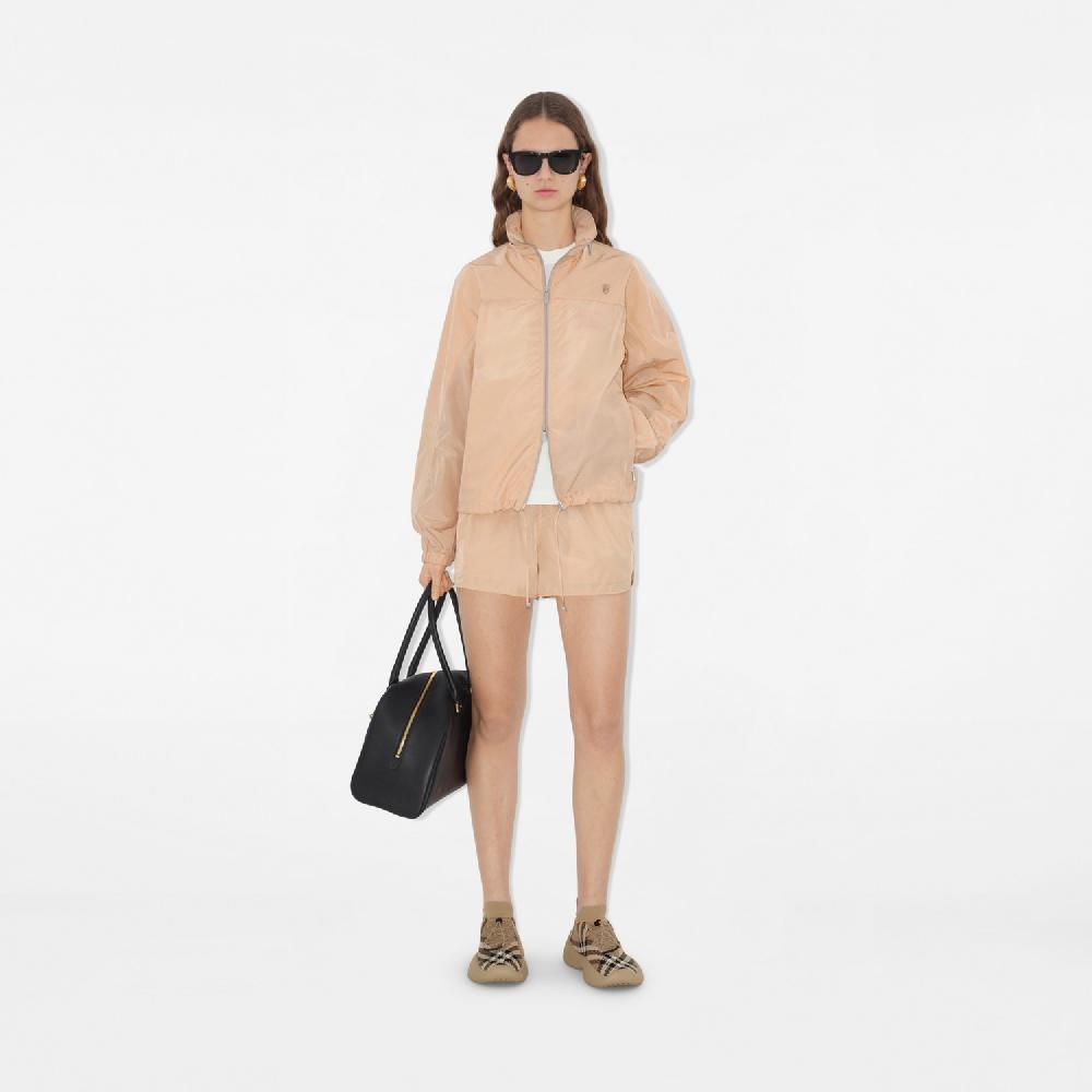 Burberry Chaqueta en nailon y algodónPrecio 1.250 00 € Novedades Mejor oferta