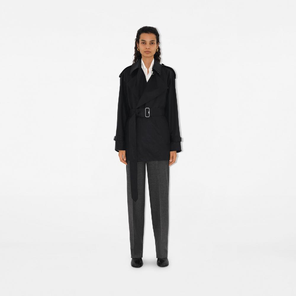Burberry Chaqueta estilo trench coat en algodón de gabardinaPrecio 1.790 00 € Oferta especial