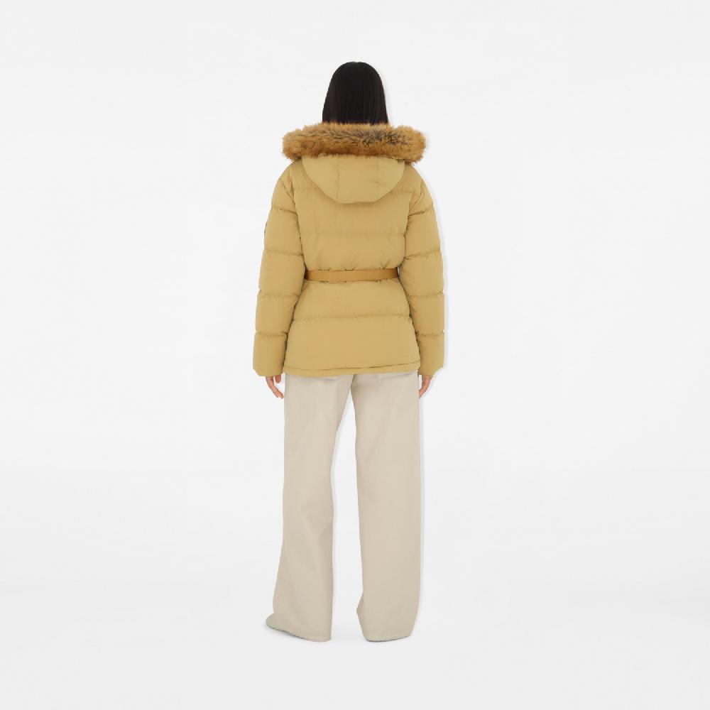 Burberry Abrigo de plumas corto en nailonPrecio 1.590 00 € Precios de Black Friday