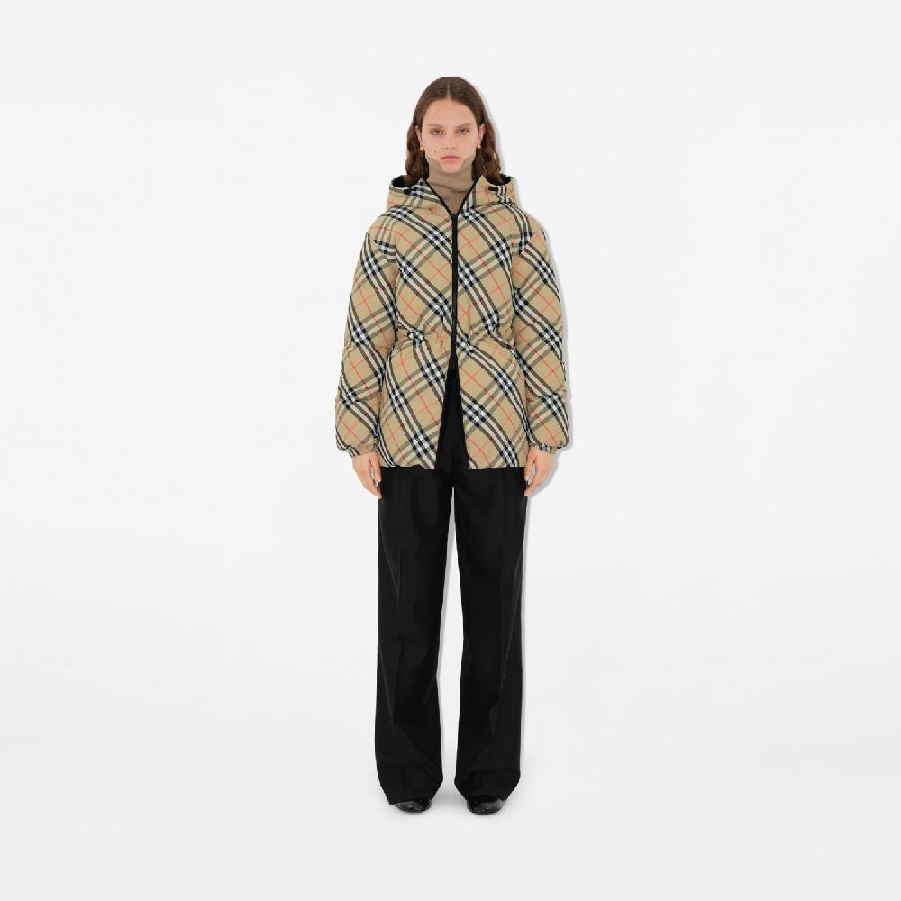 Burberry Chaqueta de plumas reversible en nailon CheckPrecio 1.790 00 € Ofertas de temporada