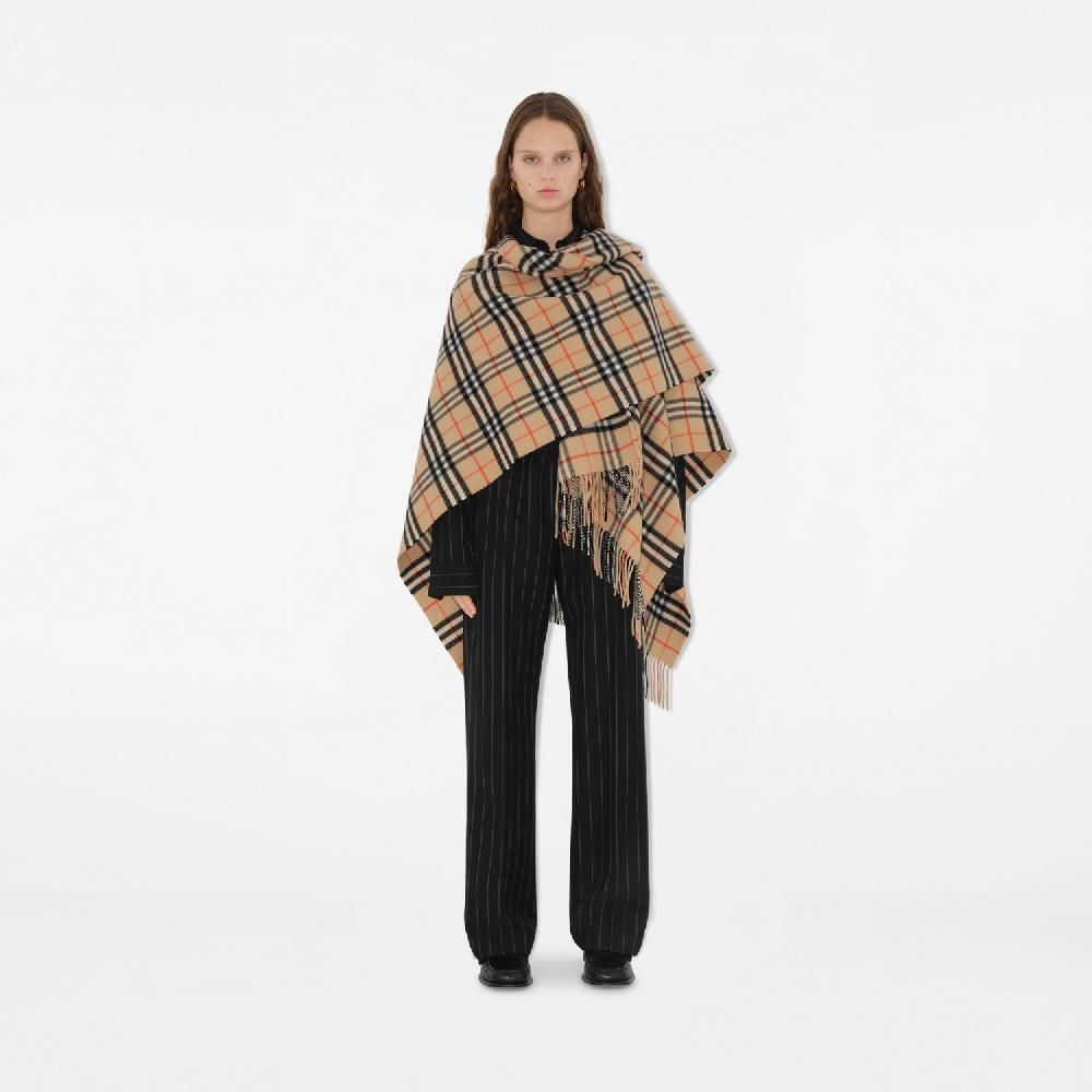 Burberry Capa en lana y cachemir CheckPrecio 990 00 € Descuento