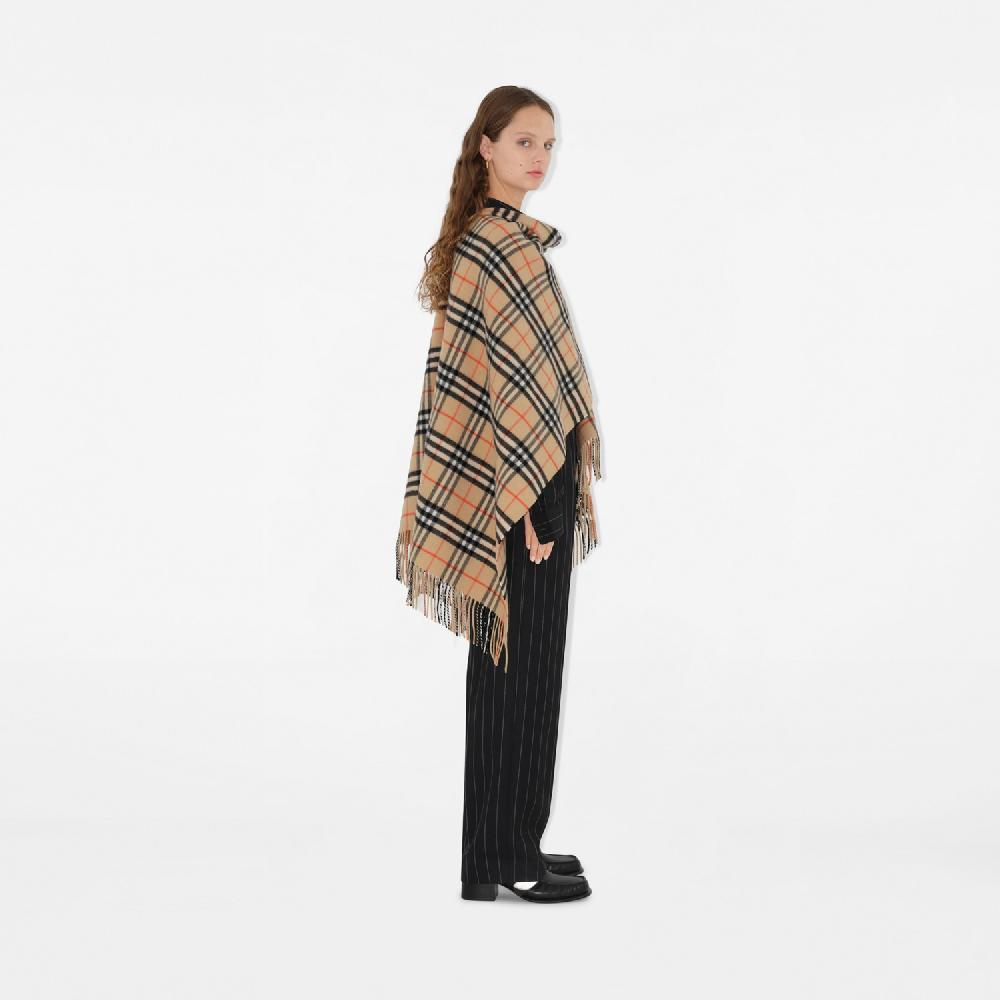 Burberry Capa en lana y cachemir CheckPrecio 990 00 € Descuento