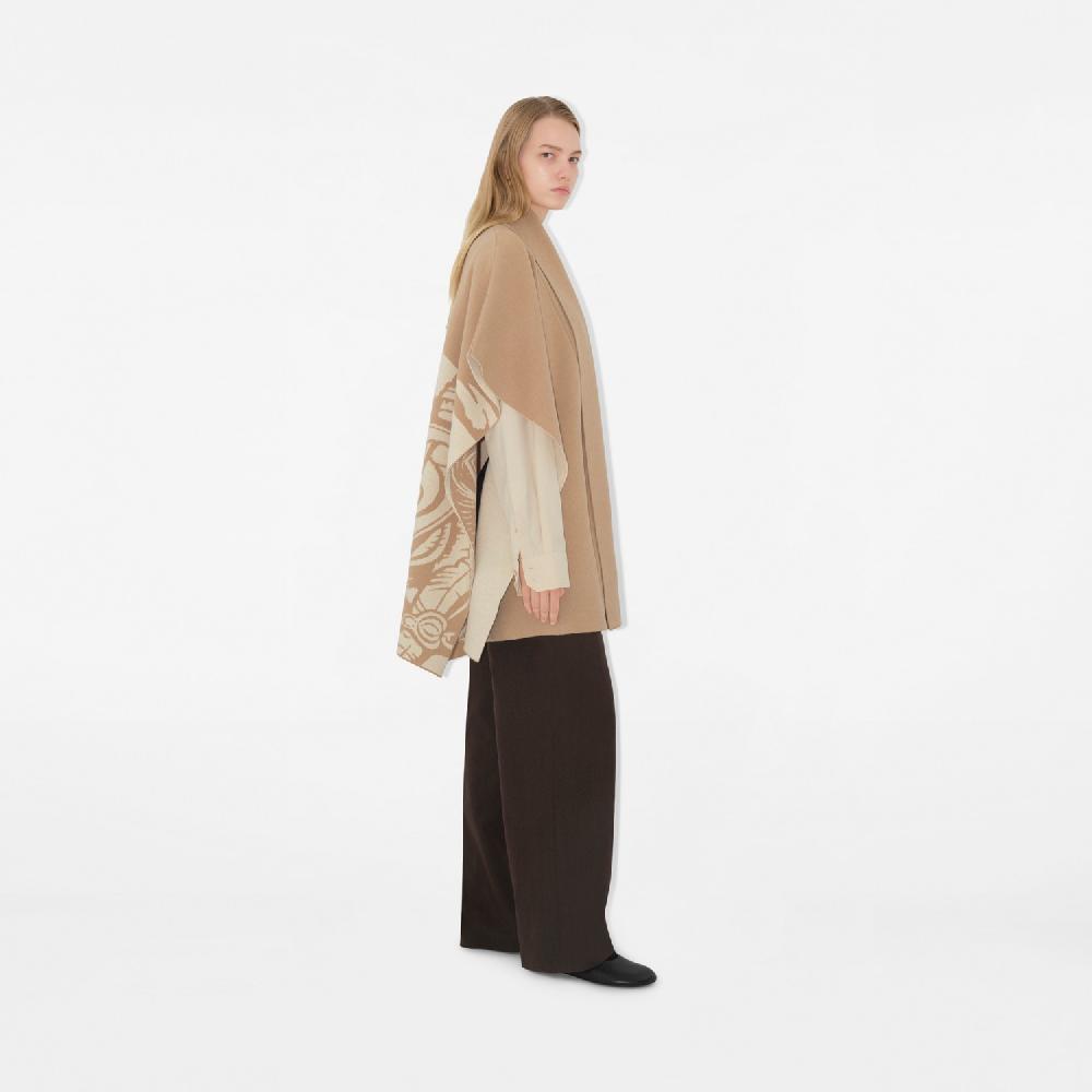 Burberry Capa en lana y cachemir con EKDPrecio 1.450 00 € Liquidación