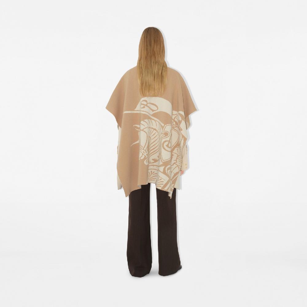 Burberry Capa en lana y cachemir con EKDPrecio 1.450 00 € Liquidación