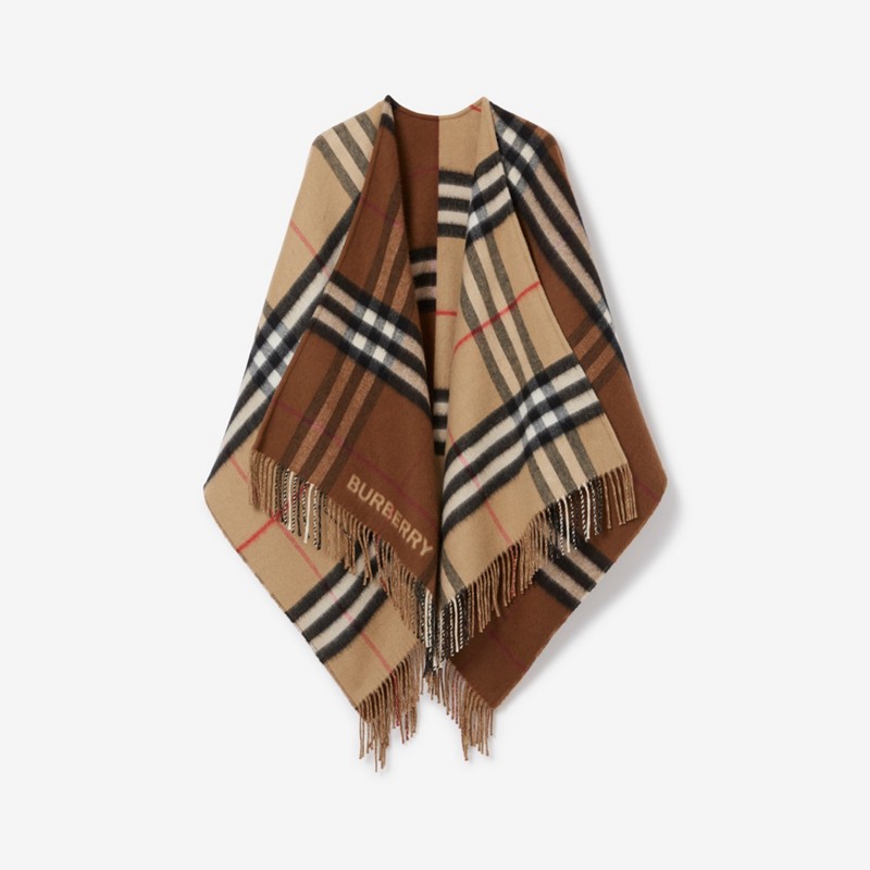 Burberry Capa en lana y cachemir con cuadros contrastantesPrecio 990 00 € Nuevamente disponible