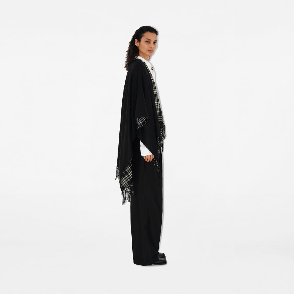 Burberry Capa reversible en lana CheckPrecio 890 00 € Últimos 3 días