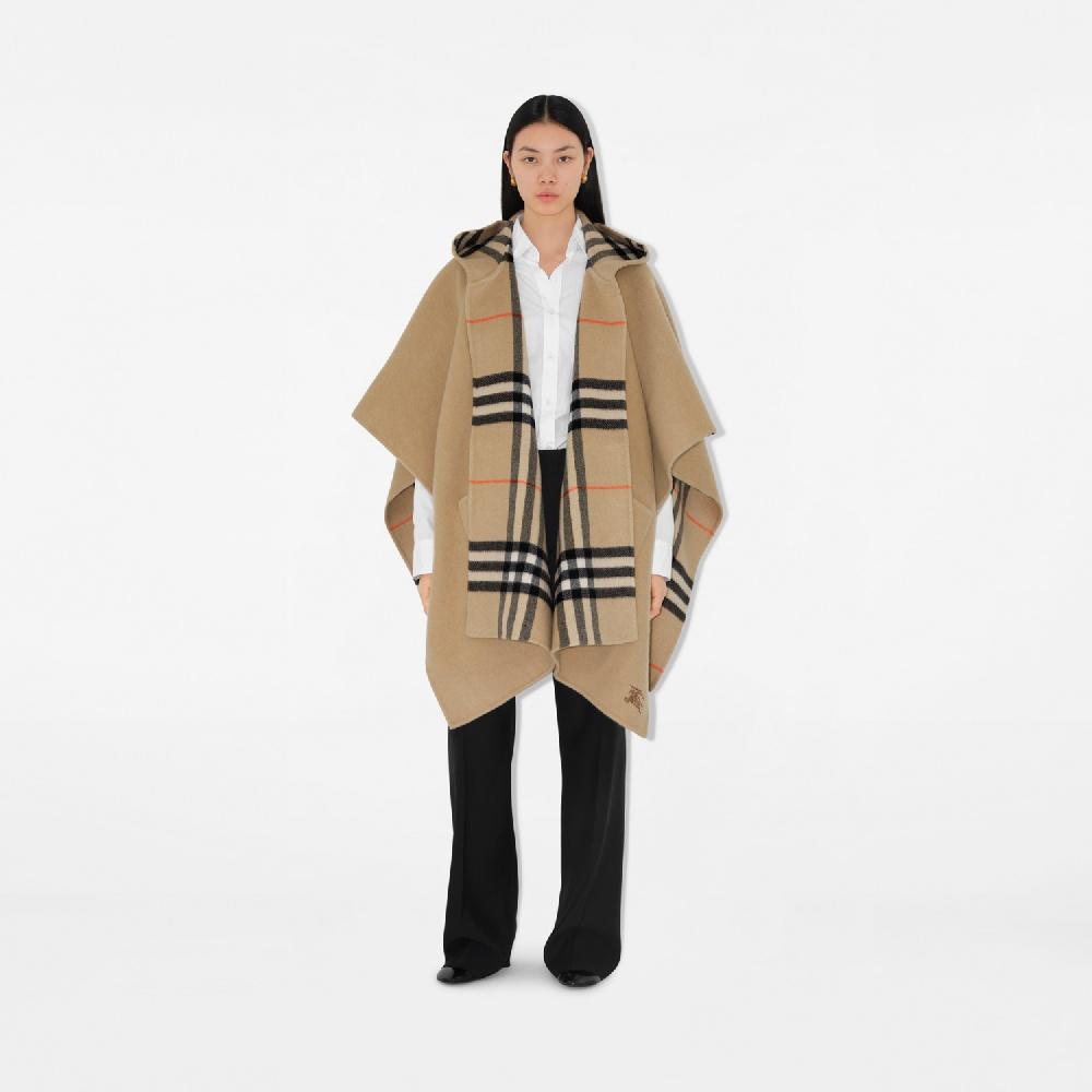 Burberry Capa reversible en cachemir CheckPrecio 2.790 00 € COMPRAR AHORA