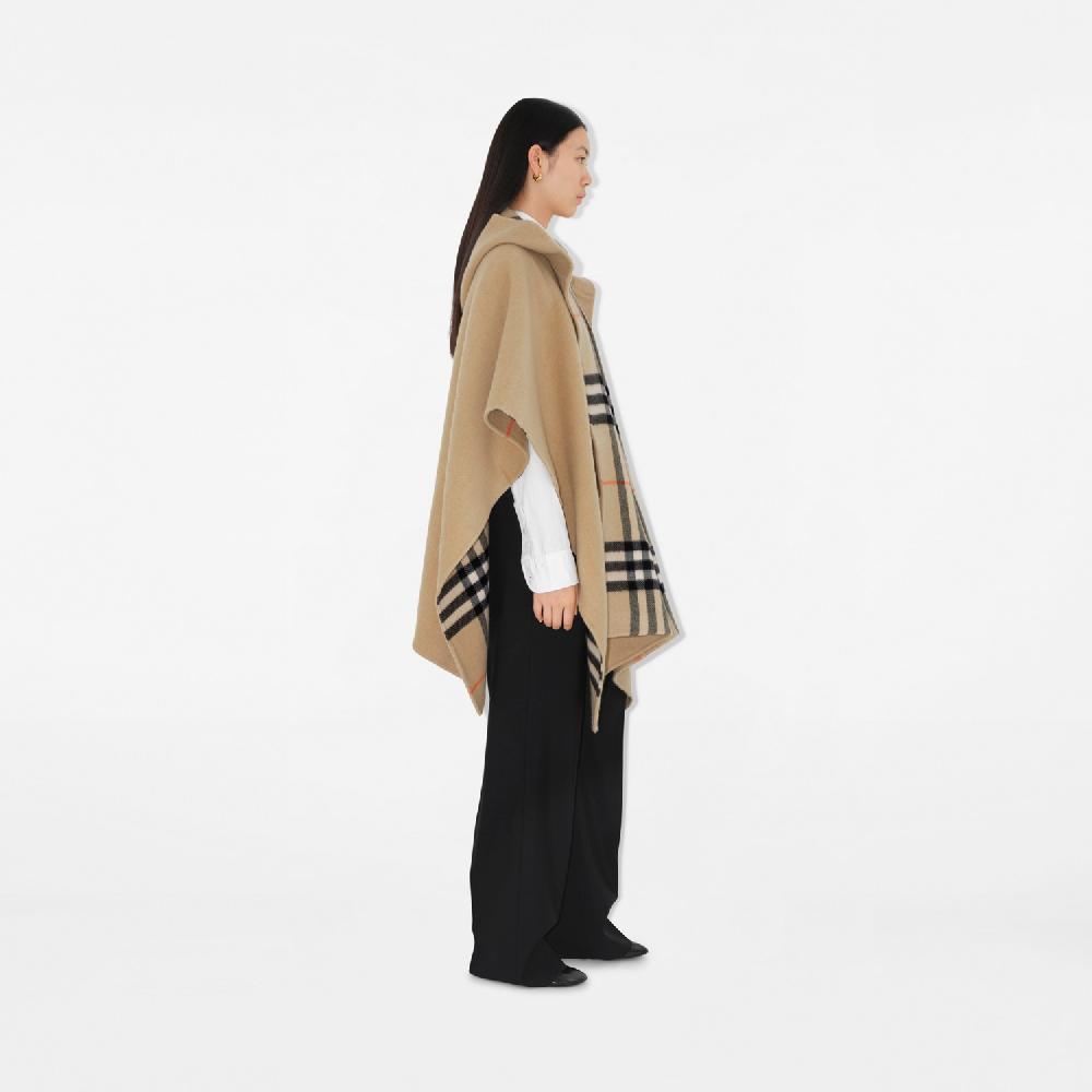 Burberry Capa reversible en cachemir CheckPrecio 2.790 00 € COMPRAR AHORA