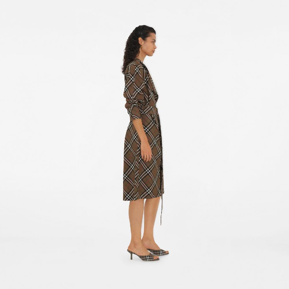 Burberry Vestido estilo trench coat en mezcla de seda CheckPrecio 1.990 00 € Últimos 2 días