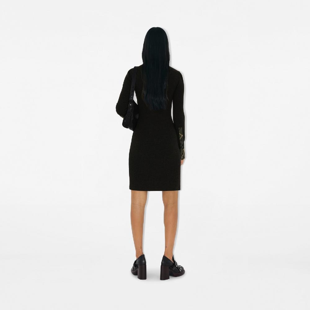 Burberry Vestido camisero en lanaPrecio 1.450 00 € Pasarela Solo queda un día