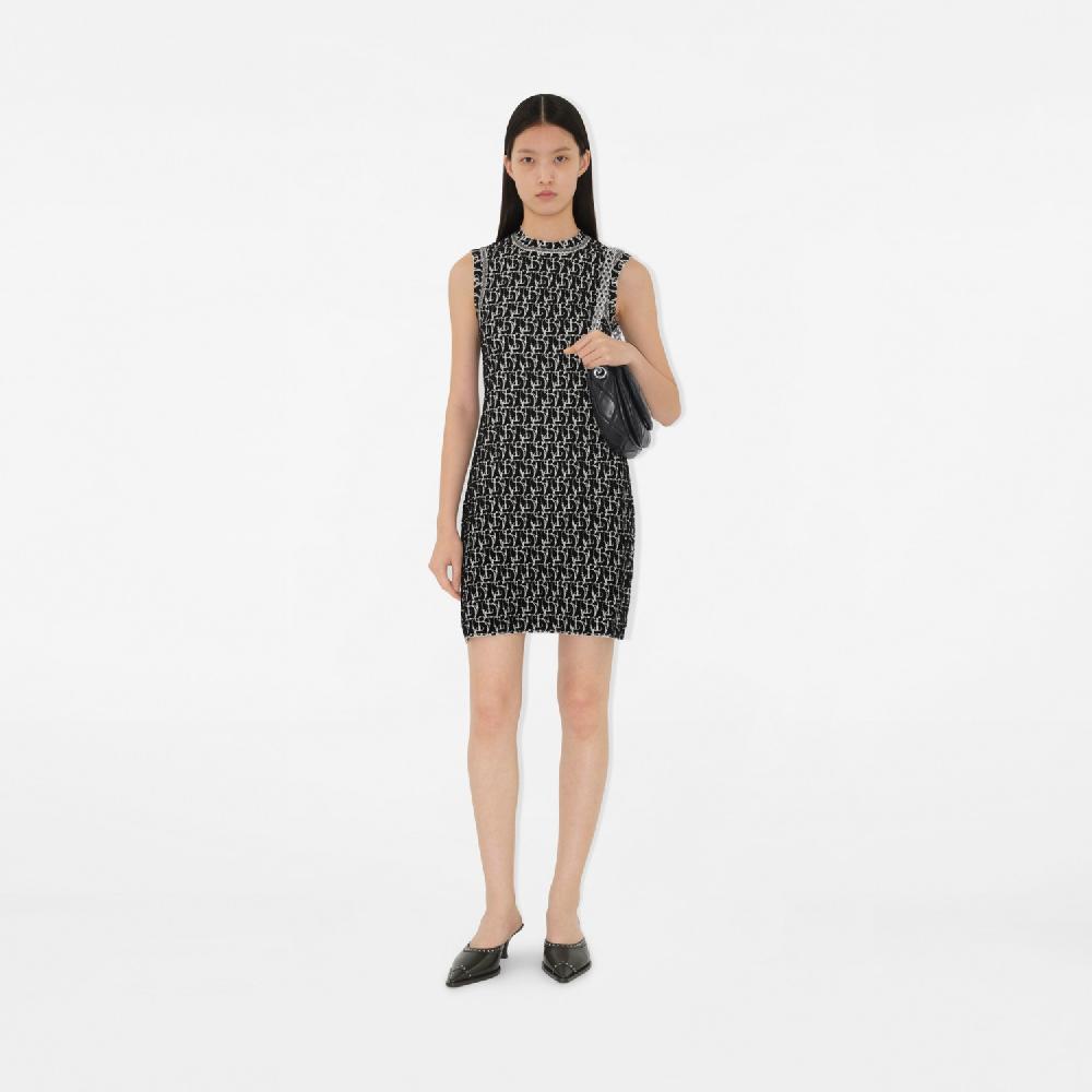 Burberry Vestido en mezcla de lana con motivo B CharmPrecio 1.650 00 € Grandes descuentos