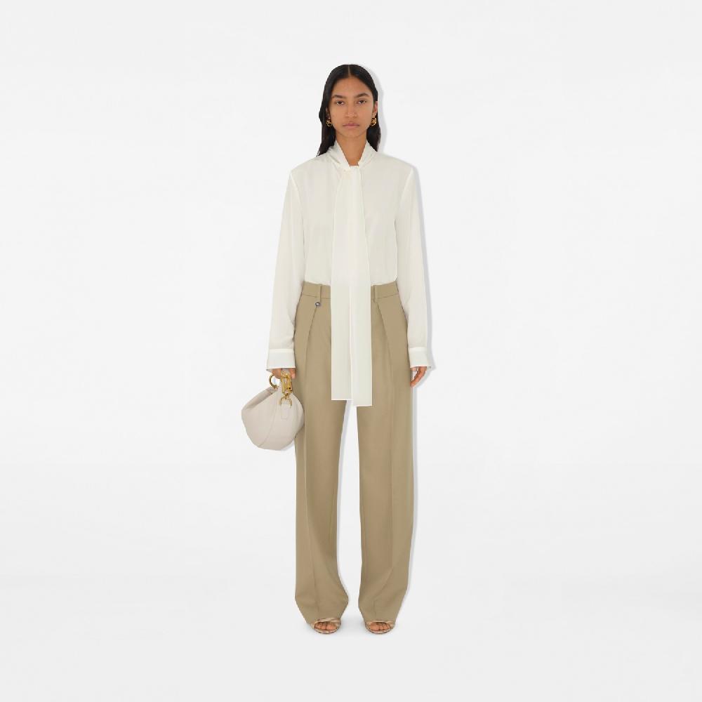 Burberry Blusa en sedaPrecio 1.350 00 € Corte estándar Descuento