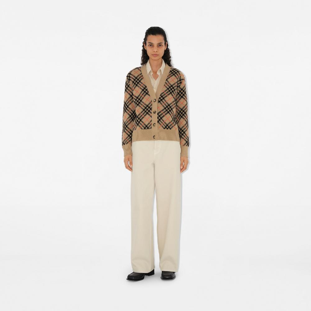Burberry Cárdigan en cachemir CheckPrecio 1.550 00 € COMPRAR AHORA