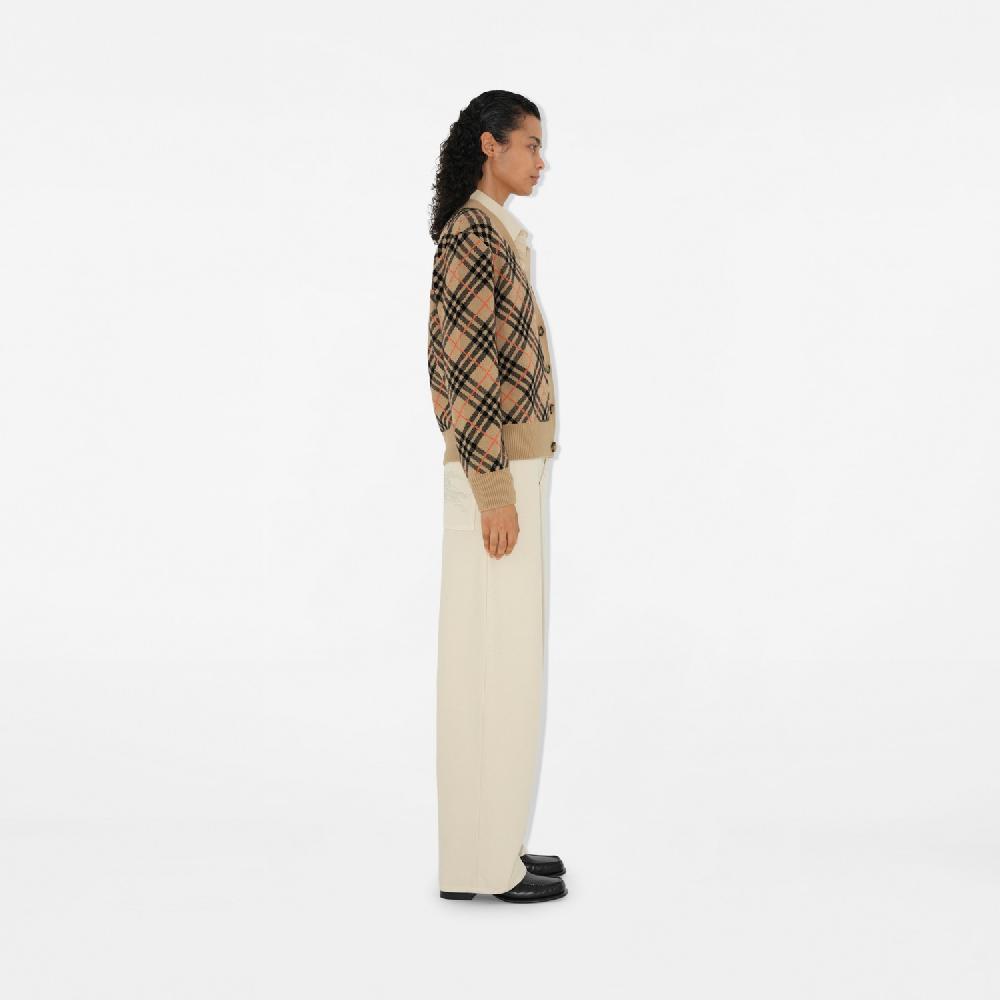 Burberry Cárdigan en cachemir CheckPrecio 1.550 00 € COMPRAR AHORA