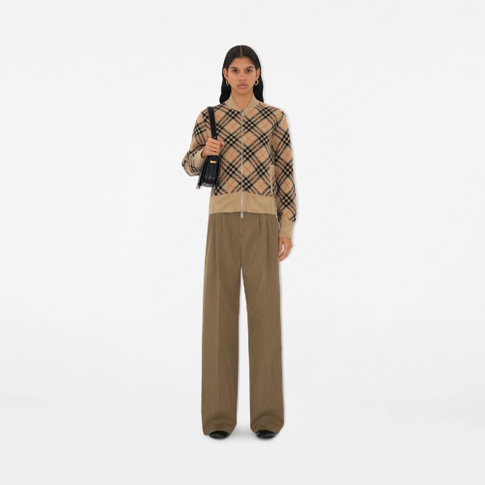 Burberry Cazadora bomber en cachemir CheckPrecio 1.590 00 € ÚLTIMAS EDICIONES