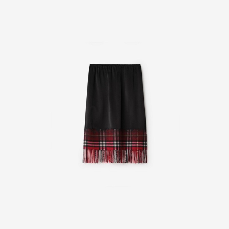Burberry Falda en raso con bajo Check estilo bufandaPrecio 1.850 00 € Pasarela