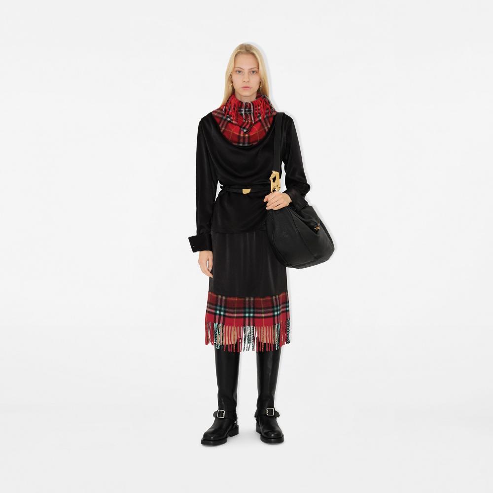 Burberry Falda en raso con bajo Check estilo bufandaPrecio 1.850 00 € Pasarela Libre de impuestos