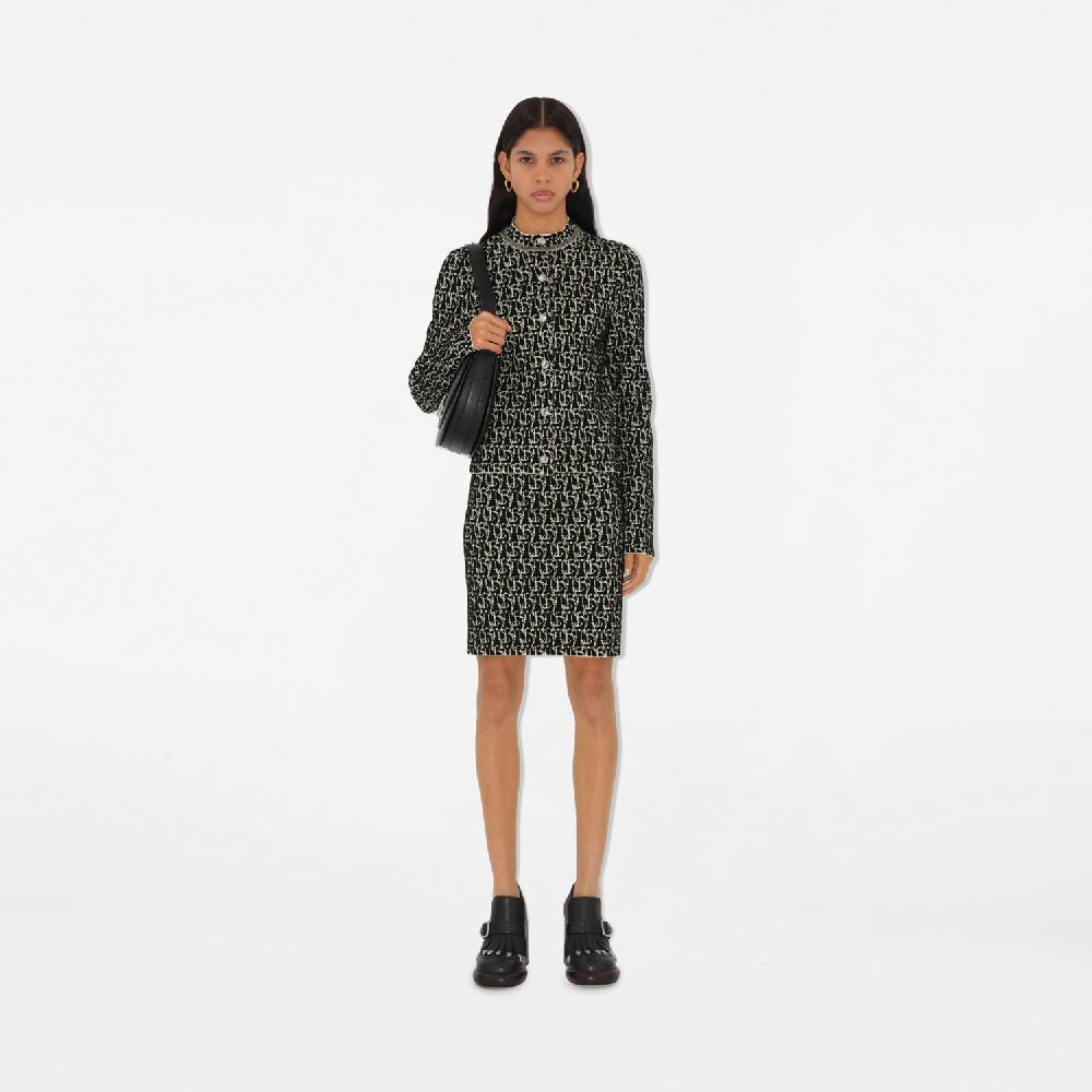 Burberry Falda en mezcla de lana con motivo B CharmPrecio 890 00 € Precio ultrabajo