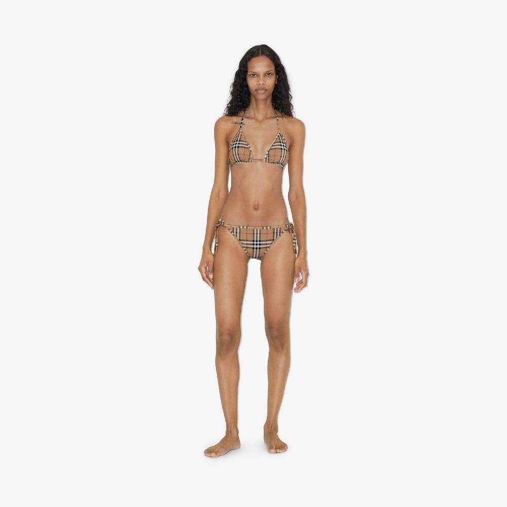 Burberry Bikini de triángulo CheckPrecio 530 00 € Nuevamente disponible En oferta