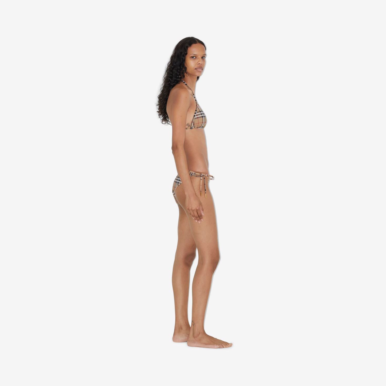 Burberry Bikini de triángulo CheckPrecio 530 00 € Nuevamente disponible En oferta