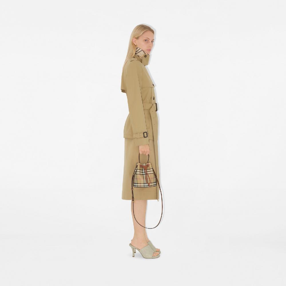 Burberry Minibolso bombonera TBPrecio 1.150 00 € En oferta