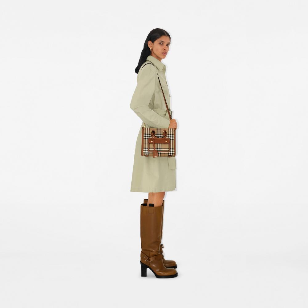 Burberry Minibolso tote FreyaPrecio 1.290 00 € Personalizable con iniciales Rebajas de fábrica